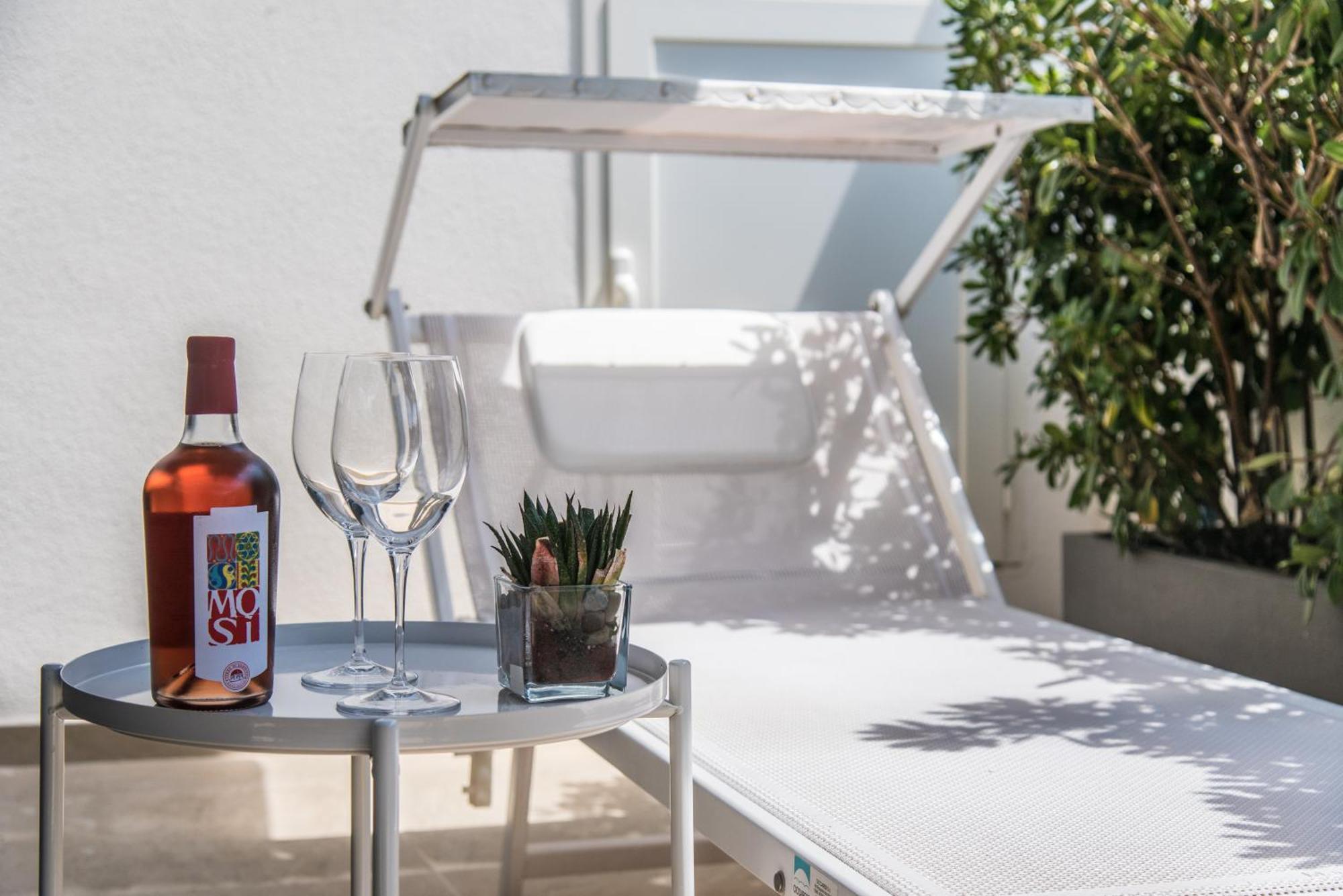 Suite Santa Chiara ตรานิ ภายนอก รูปภาพ